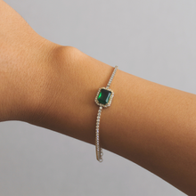 Load image into Gallery viewer, Emerald Cut Stone Bracelet